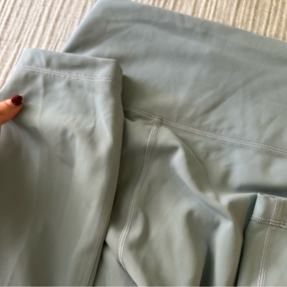 Lululemon Wunder Train High-Rise Tight 25" Size 4 - Picture 4 of 11
